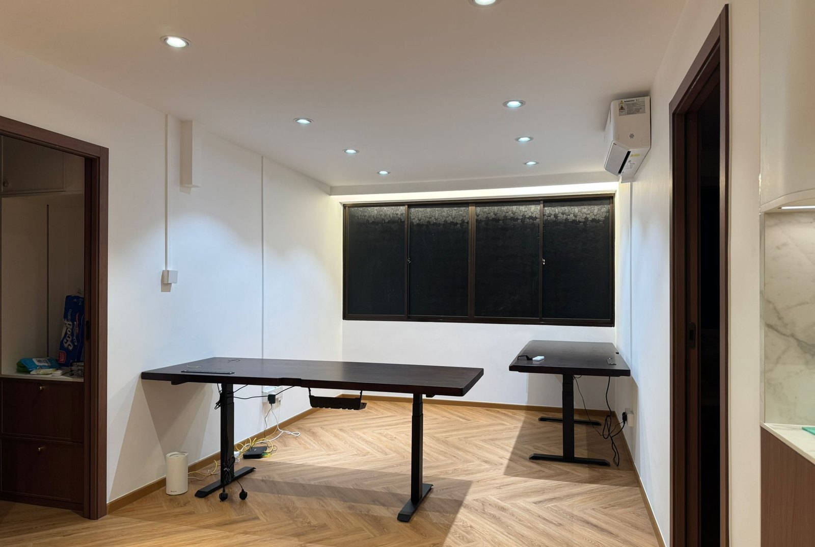 Aluminium sliding windows in a completed RK E&C HDB flat renovation in Singapore